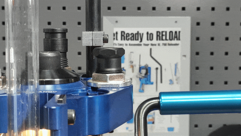 Bushings are made for a quick, simple and precise change of dies in the toolhead.