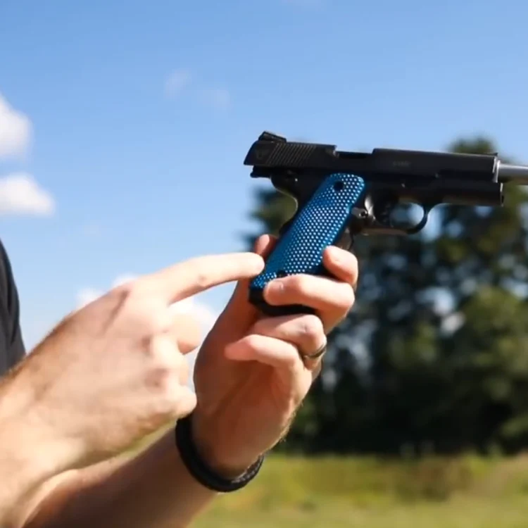 Honest Outlaw reviewing Armanov 1911 grips